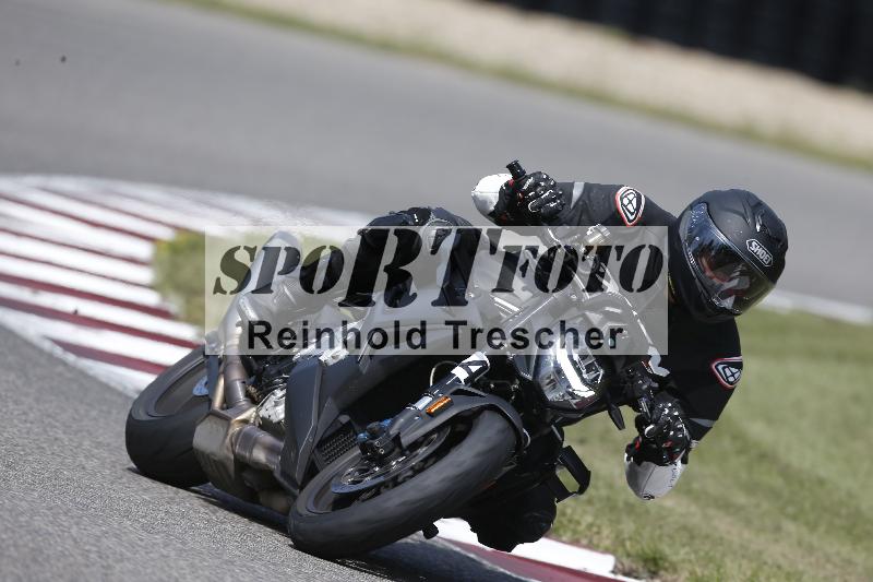 /Archiv-2025/49 26.08.2025 Cornu Master School ADR/blau-bleu/49